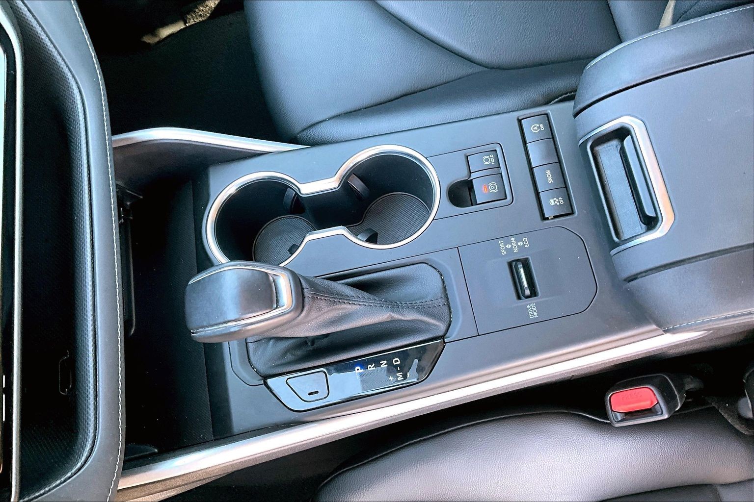 Pre-Owned 2021 Toyota Highlander XLE FWD in Oklahoma City